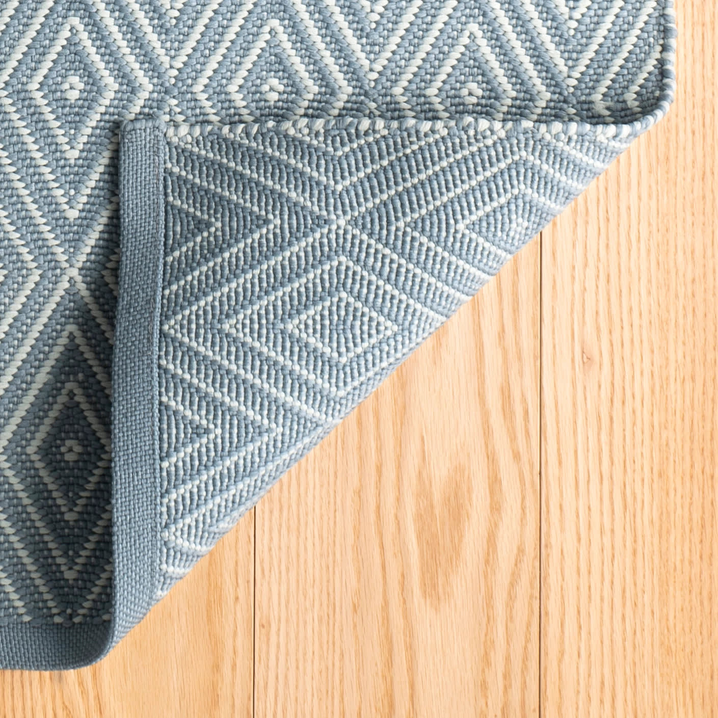 Diamond Handwoven Indoor/Outdoor Rug | Slate/Light Blue