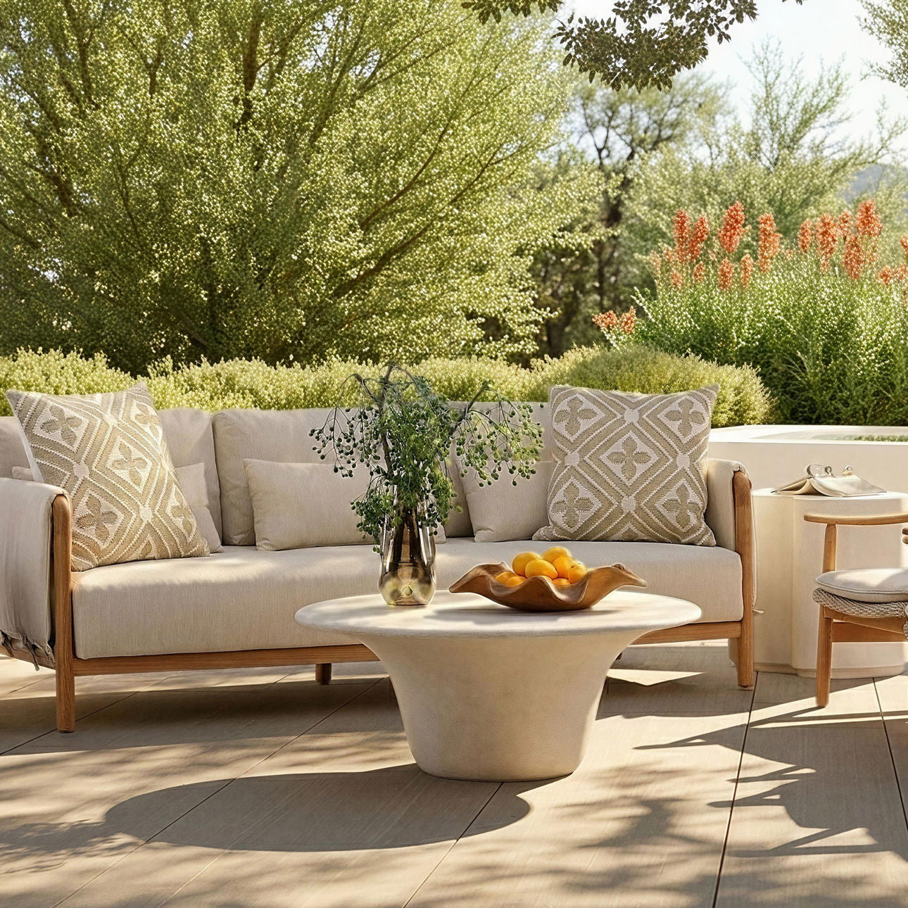 vela outdoor coffee table