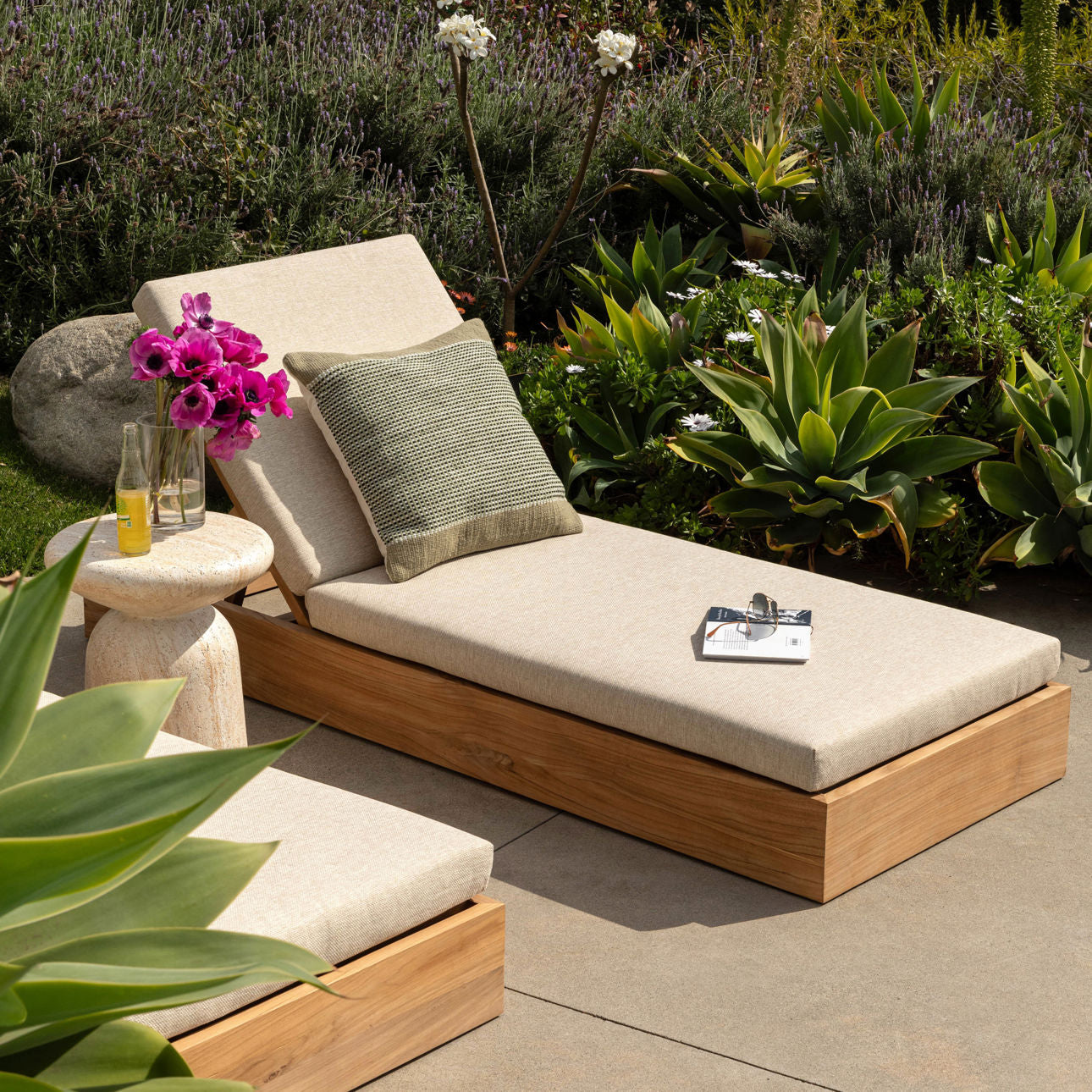 aurelia outdoor chaise